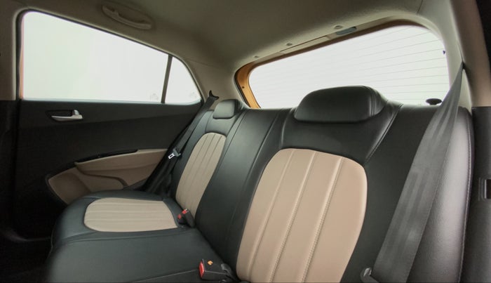 2016 Hyundai Grand i10 SPORTZ 1.2 KAPPA VTVT, Petrol, Manual, 97,837 km, Right Side Rear Door Cabin
