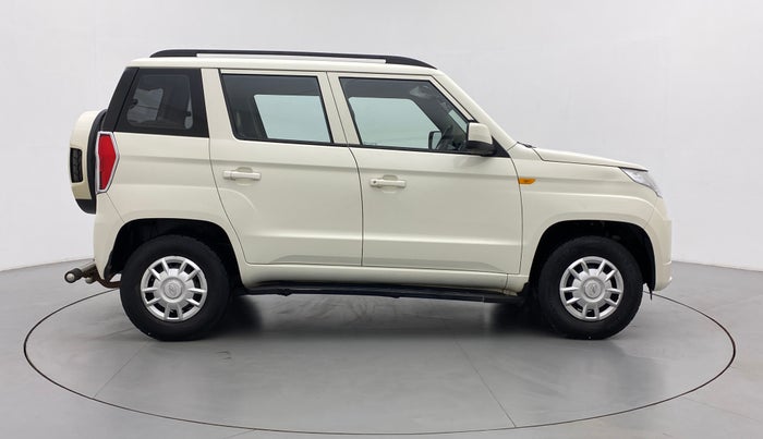 2017 Mahindra TUV300 T6, Diesel, Manual, 26,763 km, Right Side View