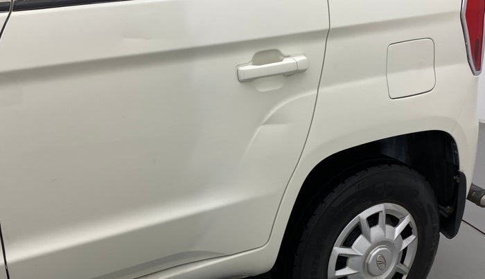 2017 Mahindra TUV300 T6, Diesel, Manual, 26,763 km, Rear left door - Slightly dented