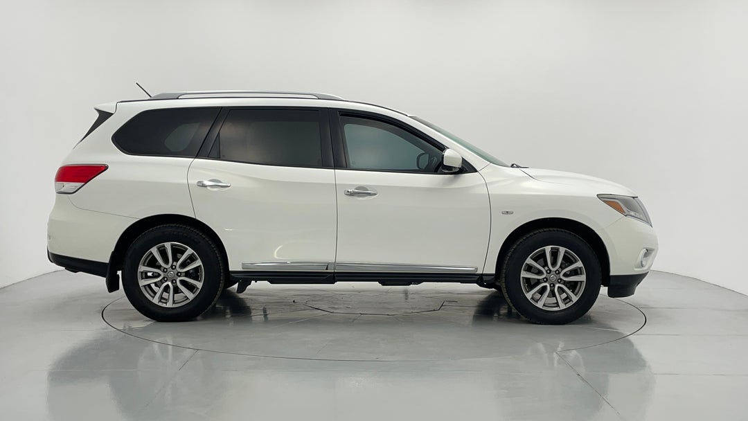 2014 Nissan Pathfinder St-l (4x2), Automatic, 103428 km, Right Side View