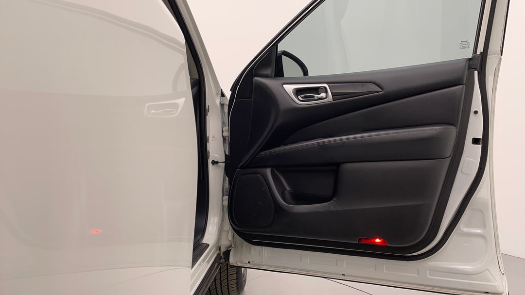 2014 Nissan Pathfinder St-l (4x2), Automatic, 103428 km, Speaker View