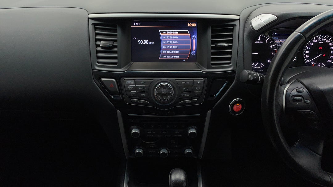 2014 Nissan Pathfinder St-l (4x2), Automatic, 103428 km, Center Console