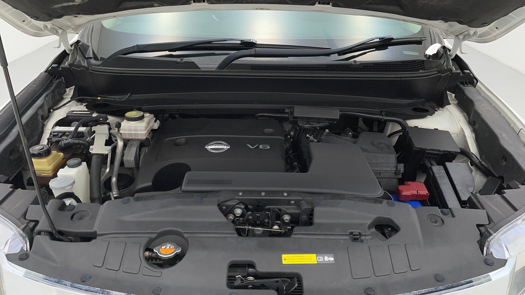 2014 Nissan Pathfinder St-l (4x2), Automatic, 103428 km, Open Bonnet (Engine)