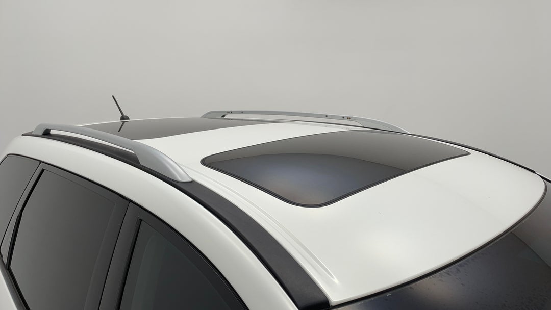 2014 Nissan Pathfinder St-l (4x2), Automatic, 103428 km, Roof/Sunroof View