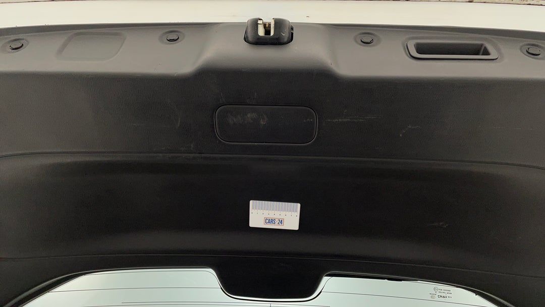 2014 Nissan Pathfinder St-l (4x2), Automatic, 103428 km, Boot / Tailgate Tailgate Scuff