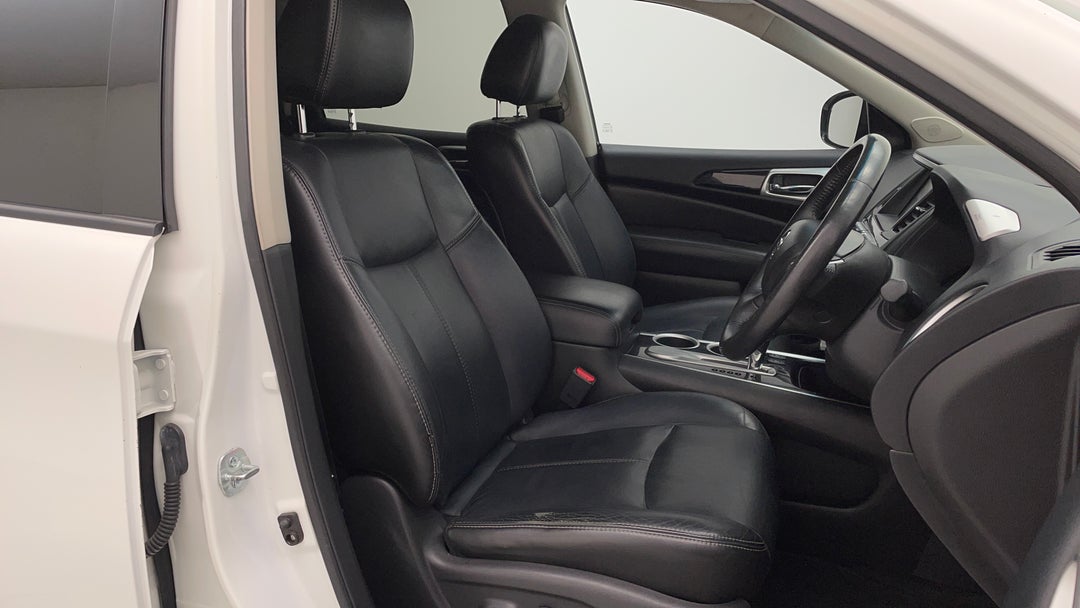 2014 Nissan Pathfinder St-l (4x2), Automatic, 103428 km, Right Side Front Door Cabin View