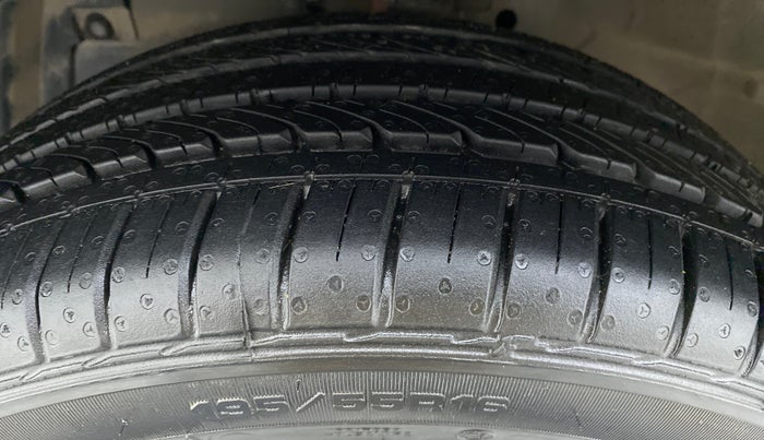 2017 Maruti Ciaz ALPHA 1.4 VVT, Petrol, Manual, 37,940 km, Left Front Tyre Tread