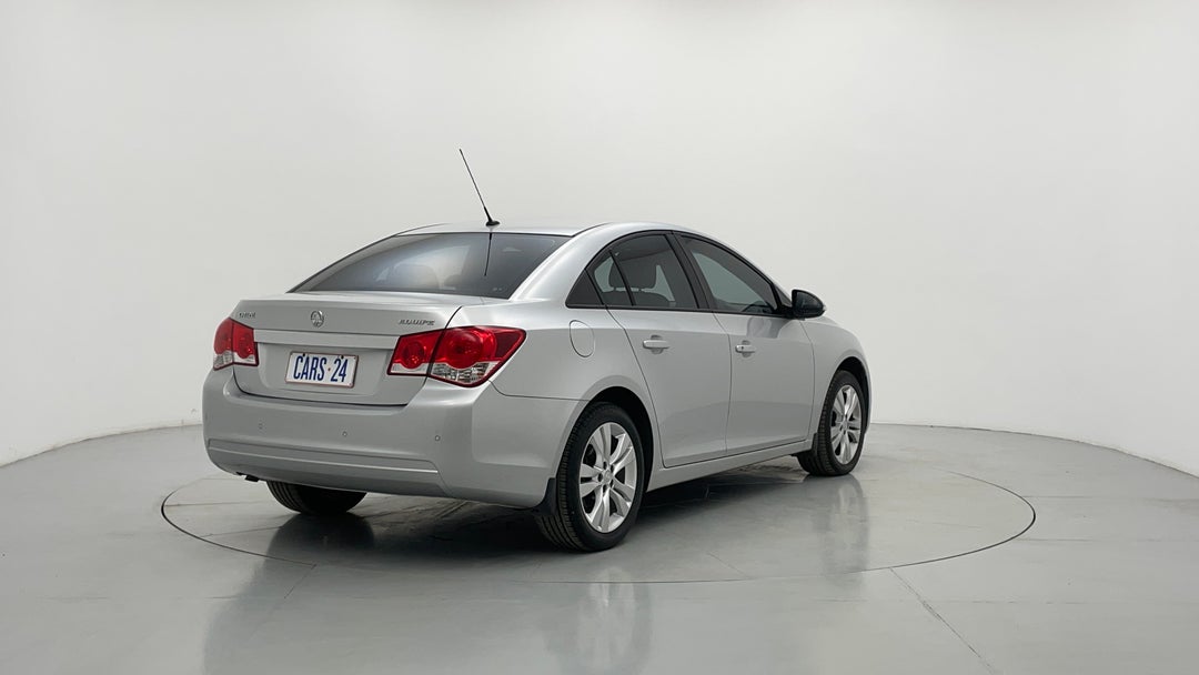 Right Back Diagonal (45- Degree) View