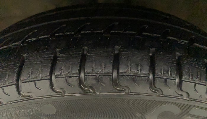 2012 Maruti Wagon R 1.0 VXI, Petrol, Manual, 42,425 km, Left Front Tyre Tread