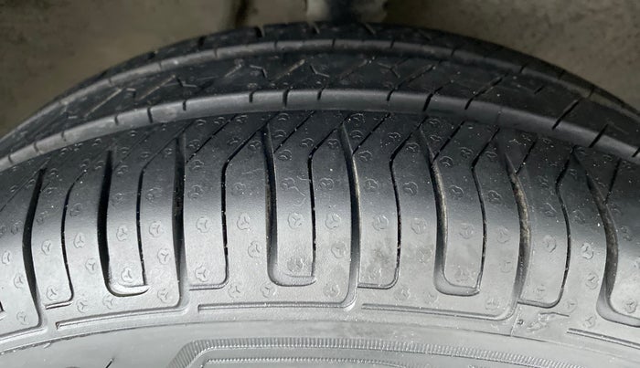 2015 Maruti Alto K10 VXI P, Petrol, Manual, 78,459 km, Right Front Tyre Tread