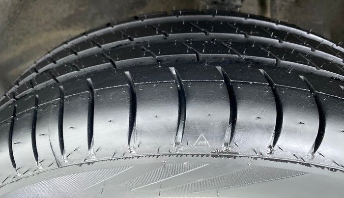 2015 Maruti Alto K10 VXI P, Petrol, Manual, 78,459 km, Left Front Tyre Tread