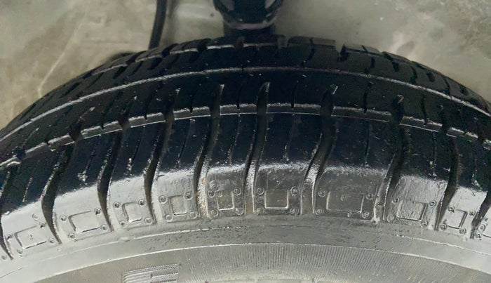 2018 Maruti Alto 800 LXI, Petrol, Manual, 6,909 km, Right Front Tyre Tread
