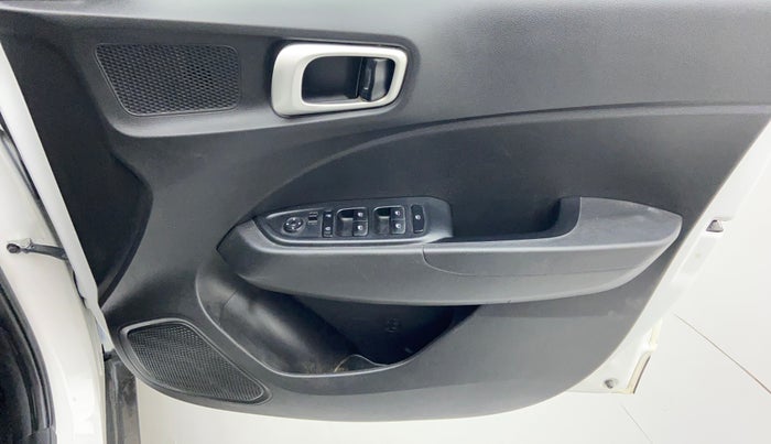 2019 Hyundai VENUE S 1.0 TURBO MT, Petrol, Manual, 31,529 km, Driver Side Door Panels Control