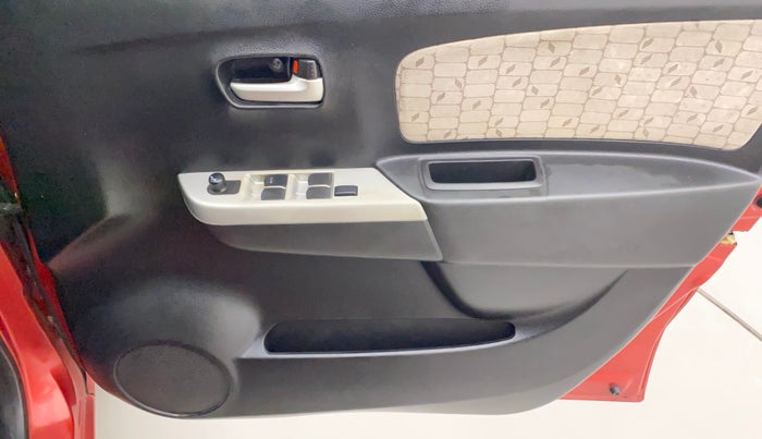 2016 Maruti Wagon R 1.0 VXI (O) AMT, Petrol, Automatic, 74,256 km, Driver Side Door Panels Control