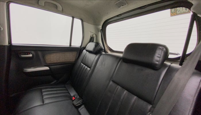 2015 Maruti Wagon R 1.0 VXI, Petrol, Manual, 57,232 km, Right Side Rear Door Cabin