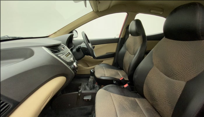 2014 Hyundai Eon MAGNA +, Petrol, Manual, 25,760 km, Right Side Front Door Cabin