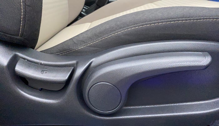 2019 Hyundai Elite i20 1.2  ASTA (O) CVT, Petrol, Automatic, 1,375 km, Driver Side Adjustment Panel