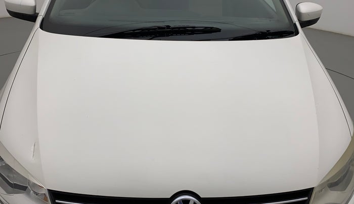 2014 Volkswagen Polo COMFORTLINE 1.2L, Petrol, Manual, 1,17,281 km, Bonnet (hood) - Minor scratches