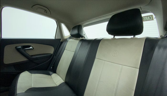 2014 Volkswagen Polo COMFORTLINE 1.2L, Petrol, Manual, 1,17,281 km, Right Side Rear Door Cabin