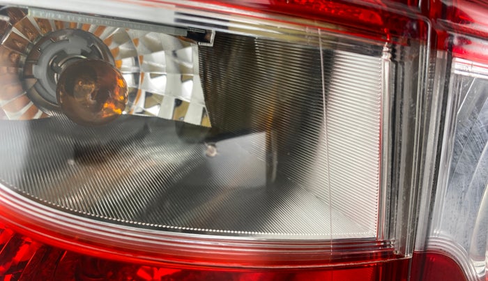 2015 Maruti S Cross ZETA 1.3, Diesel, Manual, 74,698 km, Left tail light - Minor scratches