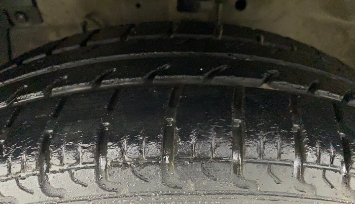 2012 Maruti Swift Dzire VXI, Petrol, Manual, 61,878 km, Left Front Tyre Tread