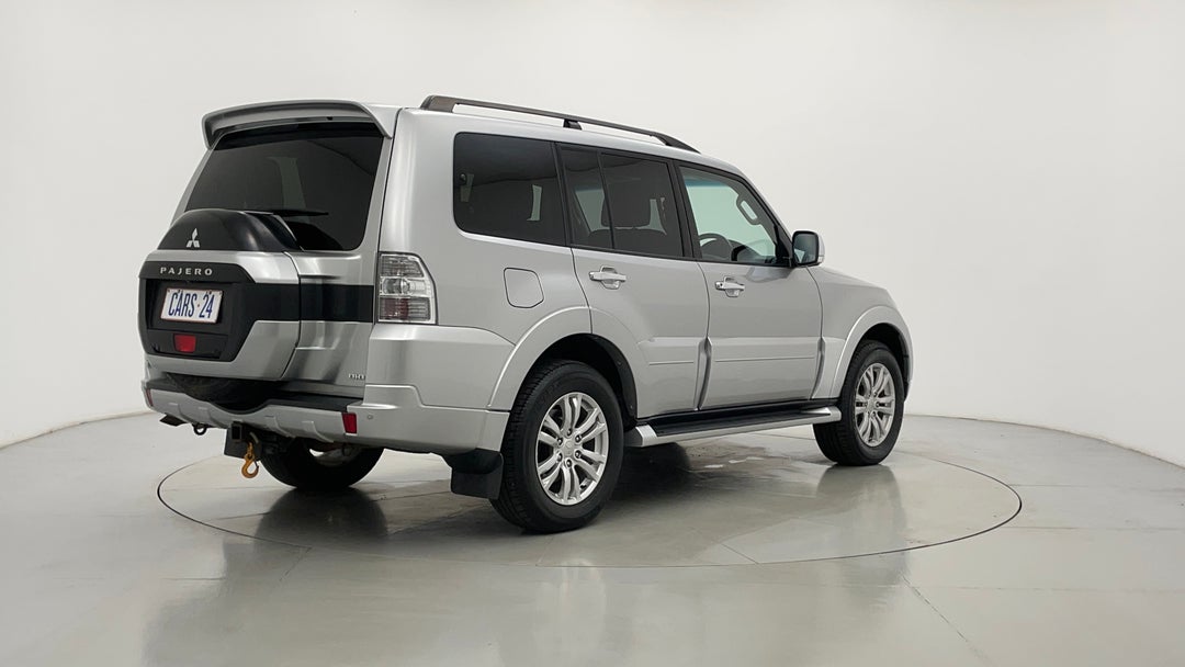 Right Back Diagonal (45- Degree) View