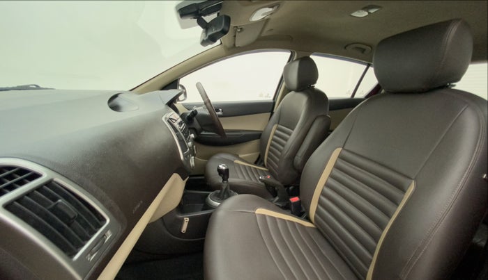 2013 Hyundai i20 ASTA 1.4 CRDI, Diesel, Manual, 67,051 km, Right Side Front Door Cabin