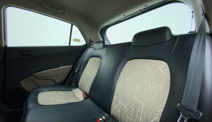 2017 Hyundai Grand i10 MAGNA 1.2 KAPPA VTVT, Petrol, Manual, 17,556 km, Right Side Rear Door Cabin