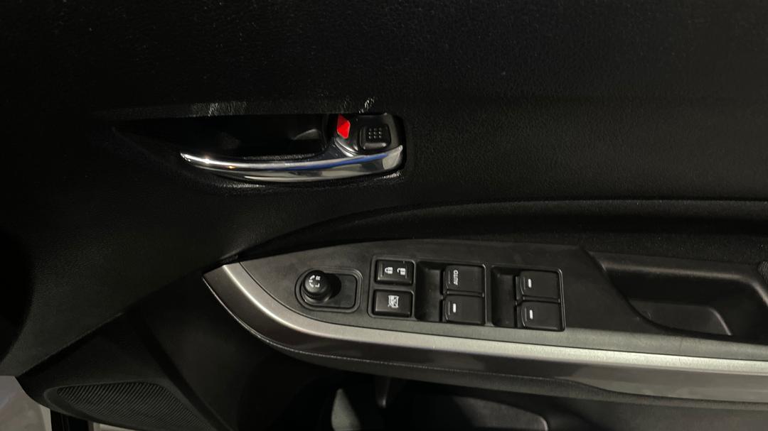 2023 Suzuki Vitara 1.4l, Automatic, 34552 km, Drivers Side Door Panel Controls