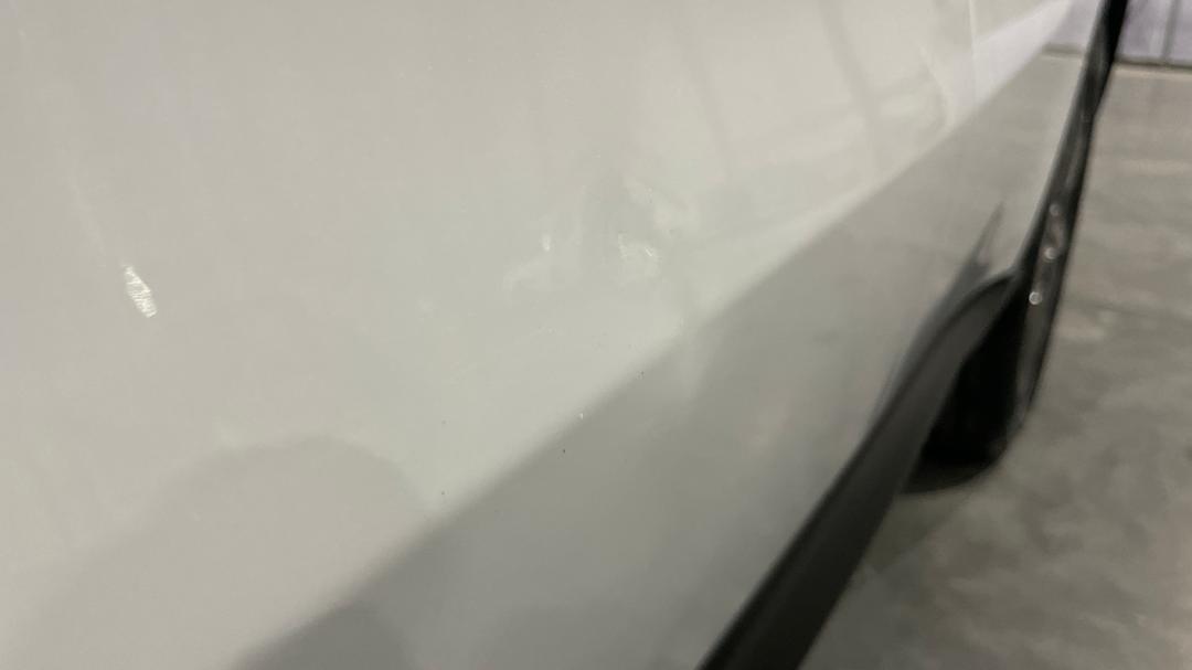 2023 Suzuki Vitara 1.4l, Automatic, 34552 km, Doors Front LHS Dent