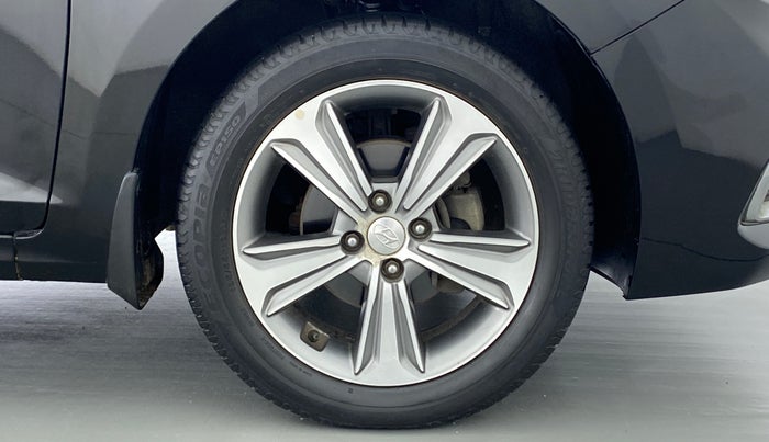 2018 Hyundai Verna 1.6 SX VTVT AT (O), Petrol, Automatic, 25,129 km, Right Front Wheel