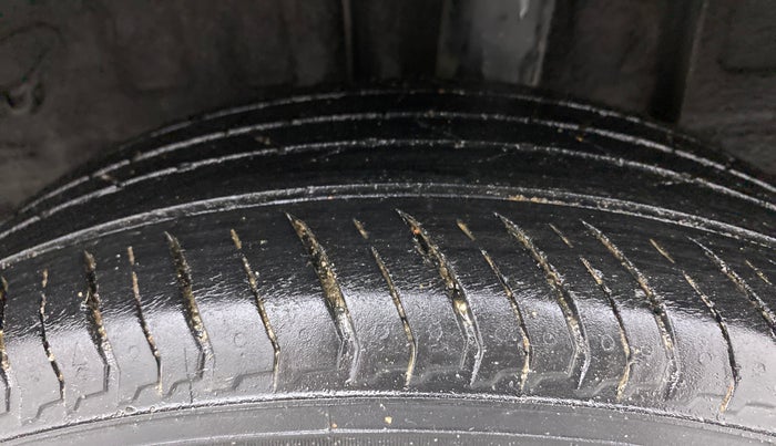 2021 Nissan MAGNITE XV PREMIUM, Petrol, Manual, 41,192 km, Left Rear Tyre Tread