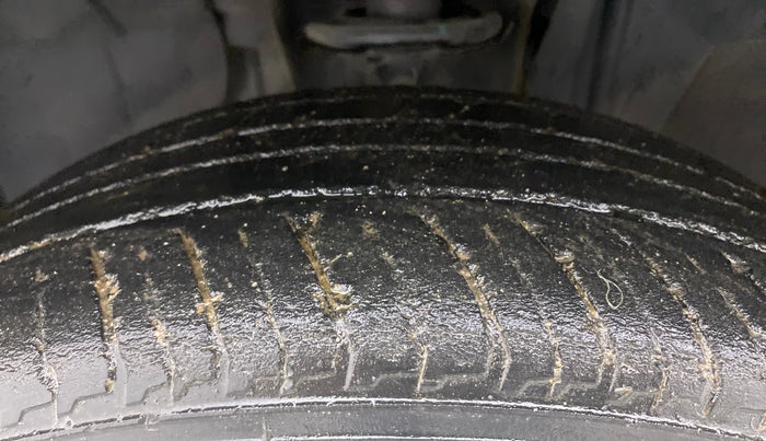 2021 Nissan MAGNITE XV PREMIUM, Petrol, Manual, 41,192 km, Left Front Tyre Tread