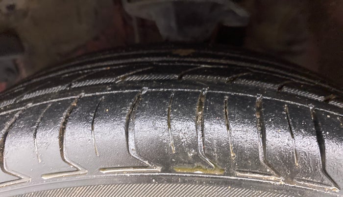 2010 Hyundai i10 MAGNA 1.2, Petrol, Manual, 69,541 km, Left Front Tyre Tread