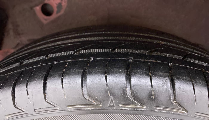 2010 Hyundai i10 MAGNA 1.2, Petrol, Manual, 69,541 km, Right Rear Tyre Tread