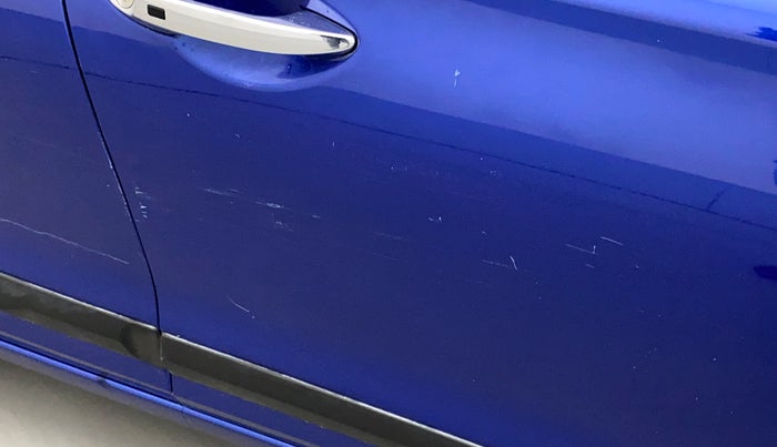 2014 Hyundai Elite i20 ASTA 1.2, Petrol, Manual, 1,12,325 km, Driver-side door - Minor scratches