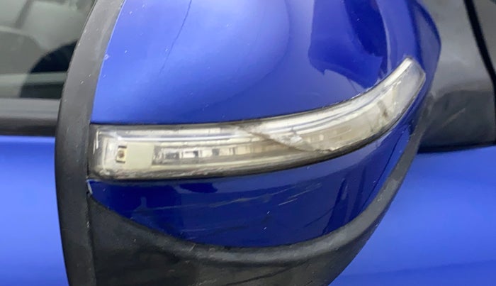2014 Hyundai Elite i20 ASTA 1.2, Petrol, Manual, 1,12,184 km, Right rear-view mirror - Indicator light has minor damage