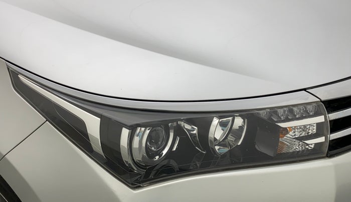2015 Toyota Corolla Altis VL CVT PETROL, Petrol, Automatic, 66,362 km, Right headlight - Minor scratches