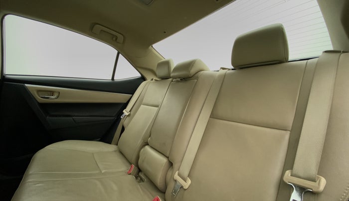 2015 Toyota Corolla Altis VL CVT PETROL, Petrol, Automatic, 66,362 km, Right Side Rear Door Cabin