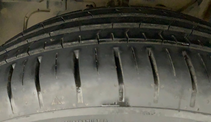 2018 Tata NEXON XM PETROL, CNG, Manual, 91,460 km, Left Front Tyre Tread