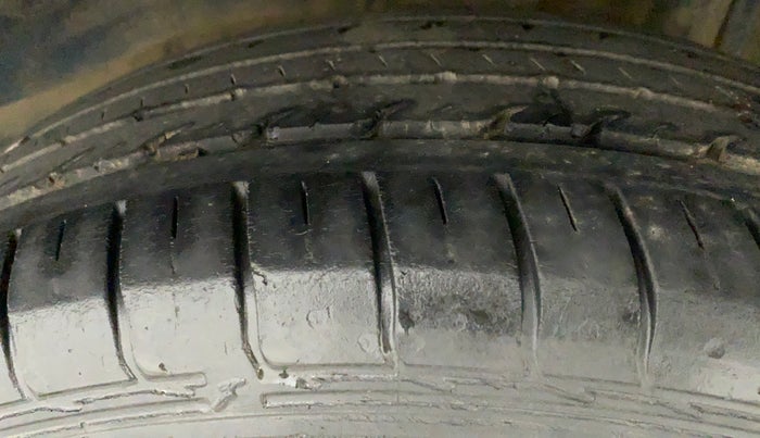 2018 Tata NEXON XM PETROL, CNG, Manual, 91,460 km, Left Rear Tyre Tread