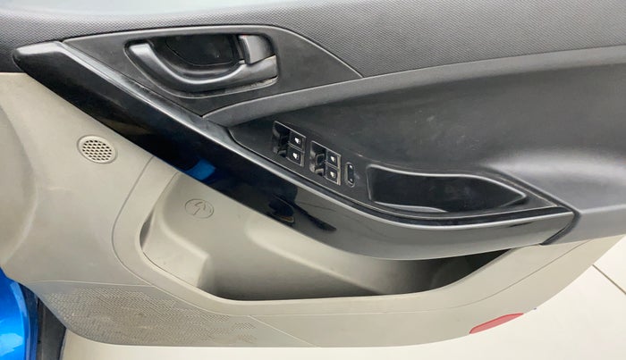 2018 Tata NEXON XM PETROL, CNG, Manual, 91,460 km, Driver Side Door Panels Control