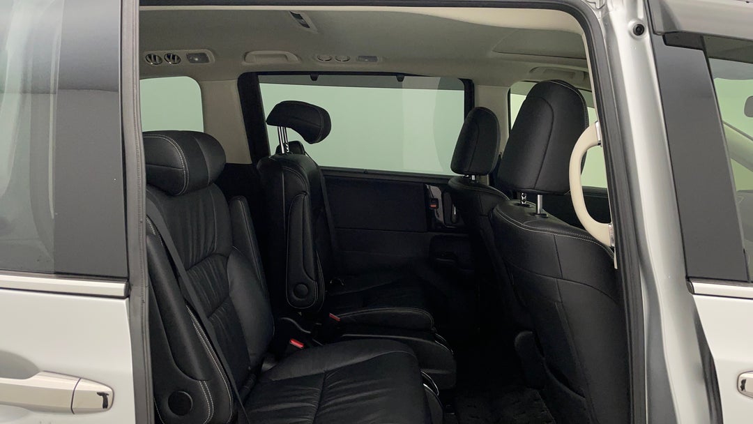 2018 Honda Odyssey Vti-l, Automatic, 64299 km, Right Side Rear Door Cabin View