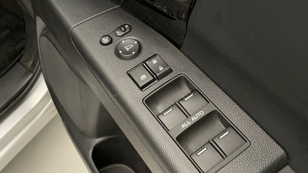 2018 Honda Odyssey Vti-l, Automatic, 64299 km, Drivers Side Door Panel Controls