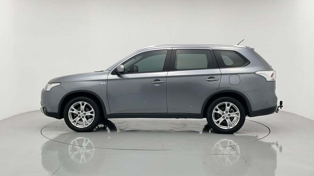 2014 Mitsubishi Outlander Es (4x2), Manual, 127335 km, Left Side View