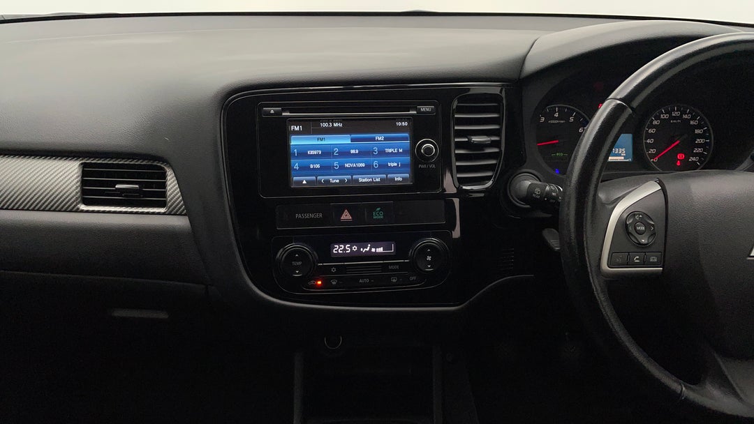 2014 Mitsubishi Outlander Es (4x2), Manual, 127335 km, Center Console