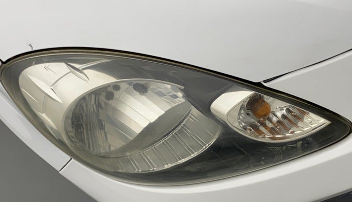 2015 Honda Brio S MT, Petrol, Manual, 1,11,585 km, Right headlight - Faded