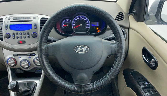 2014 Hyundai i10 SPORTZ 1.1 IRDE2, Petrol, Manual, 49,043 km, Steering Wheel Close Up