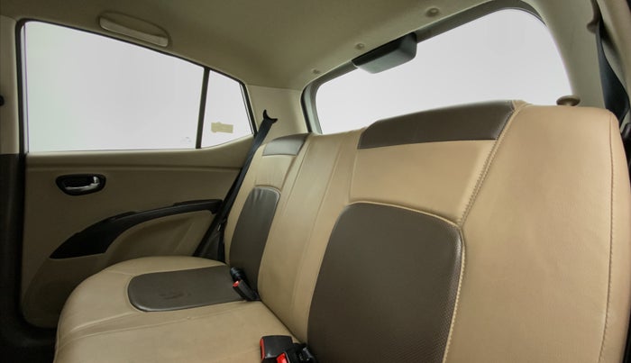 2014 Hyundai i10 SPORTZ 1.1 IRDE2, Petrol, Manual, 49,043 km, Right Side Rear Door Cabin