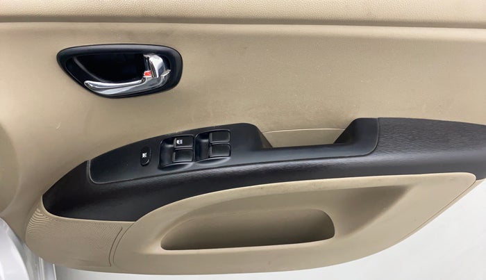 2014 Hyundai i10 SPORTZ 1.1 IRDE2, Petrol, Manual, 49,043 km, Driver Side Door Panels Control